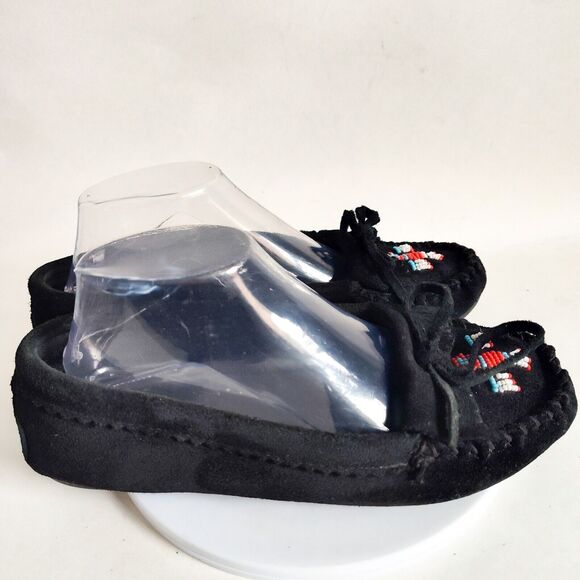 Minnetonka Kilty Black Suede Beaded Thunderbird Boho Moccasins Flats Size 9 - Picture 2 of 11